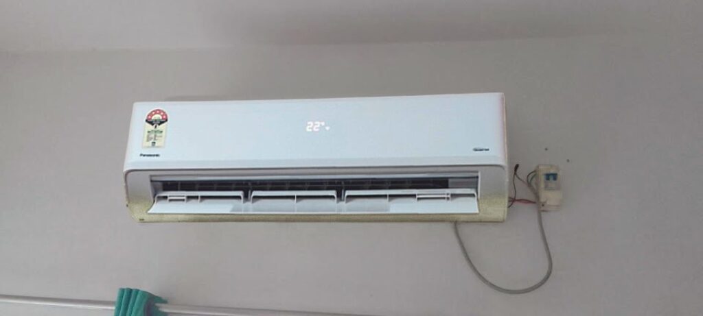 Panasonic CSCU-NU18BKY5WX Temperature setting at 22 °C and medium fan speed